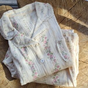 Floral Lace Trim Pajama Set